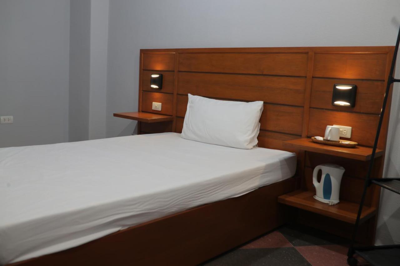 Cerca Hotel Balabag  Kültér fotó